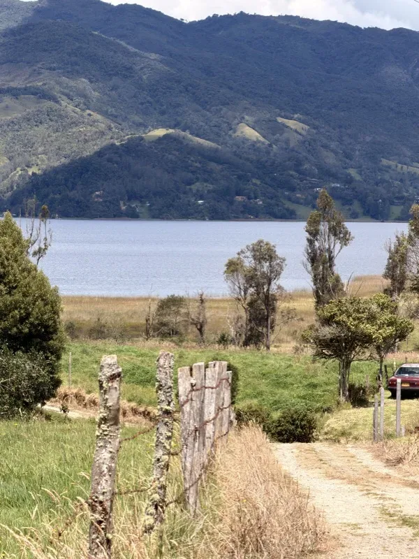 Desembocadura del río Quillinzayaco en el Lago Guamuez